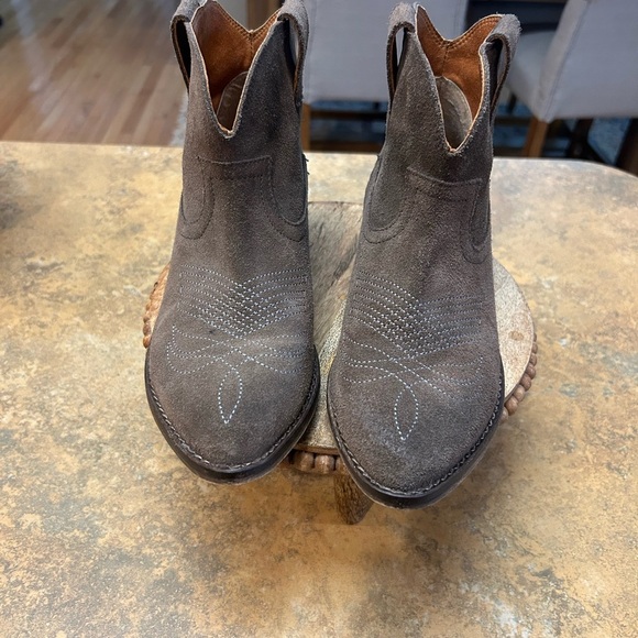 Chocolat Blu Taupe Brown Western Ankle Boots - Picture 2 of 11